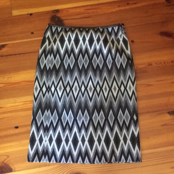 Equipment skirt